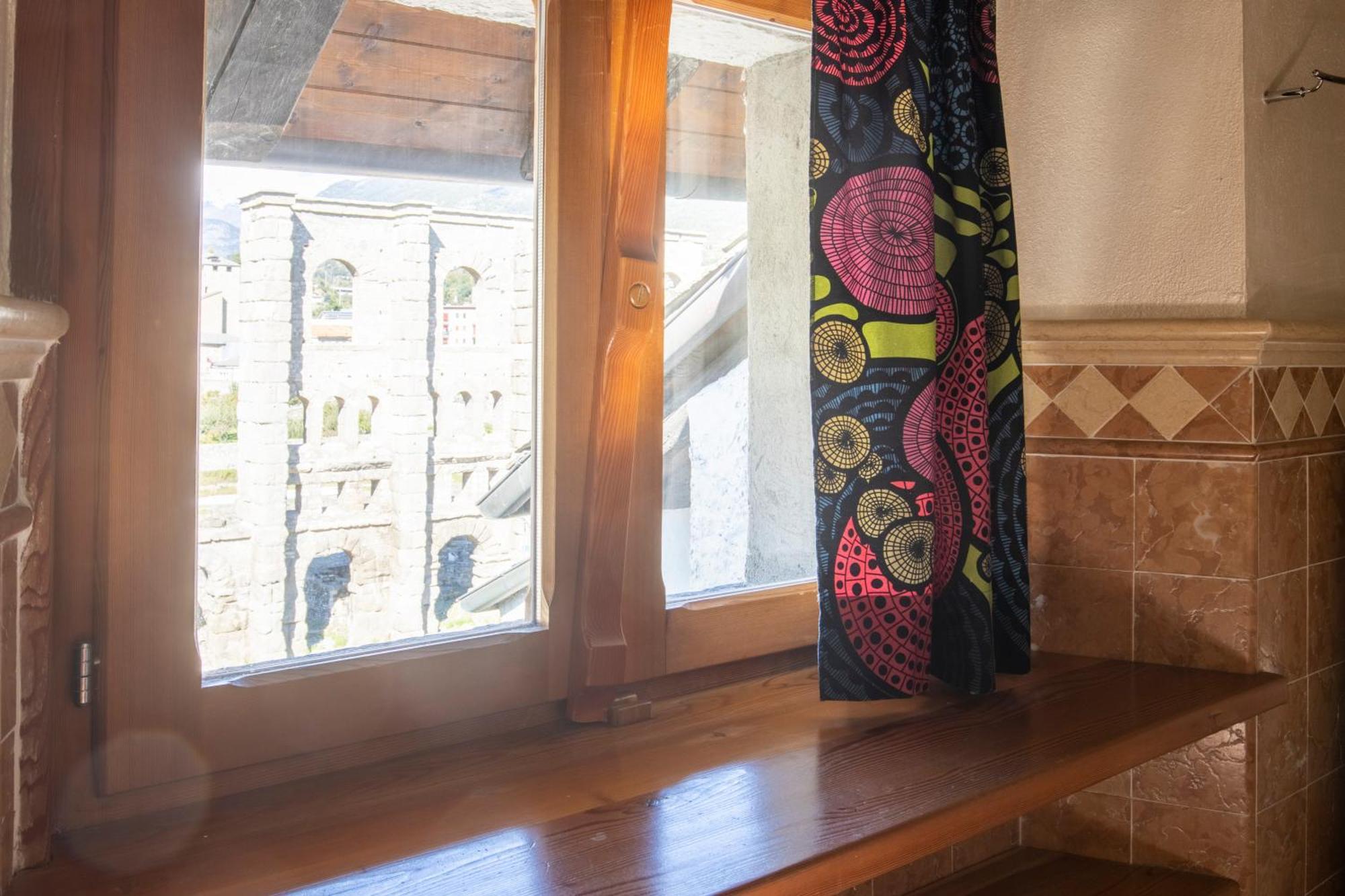 Aosta con Vista - appartamento in centro Esterno foto