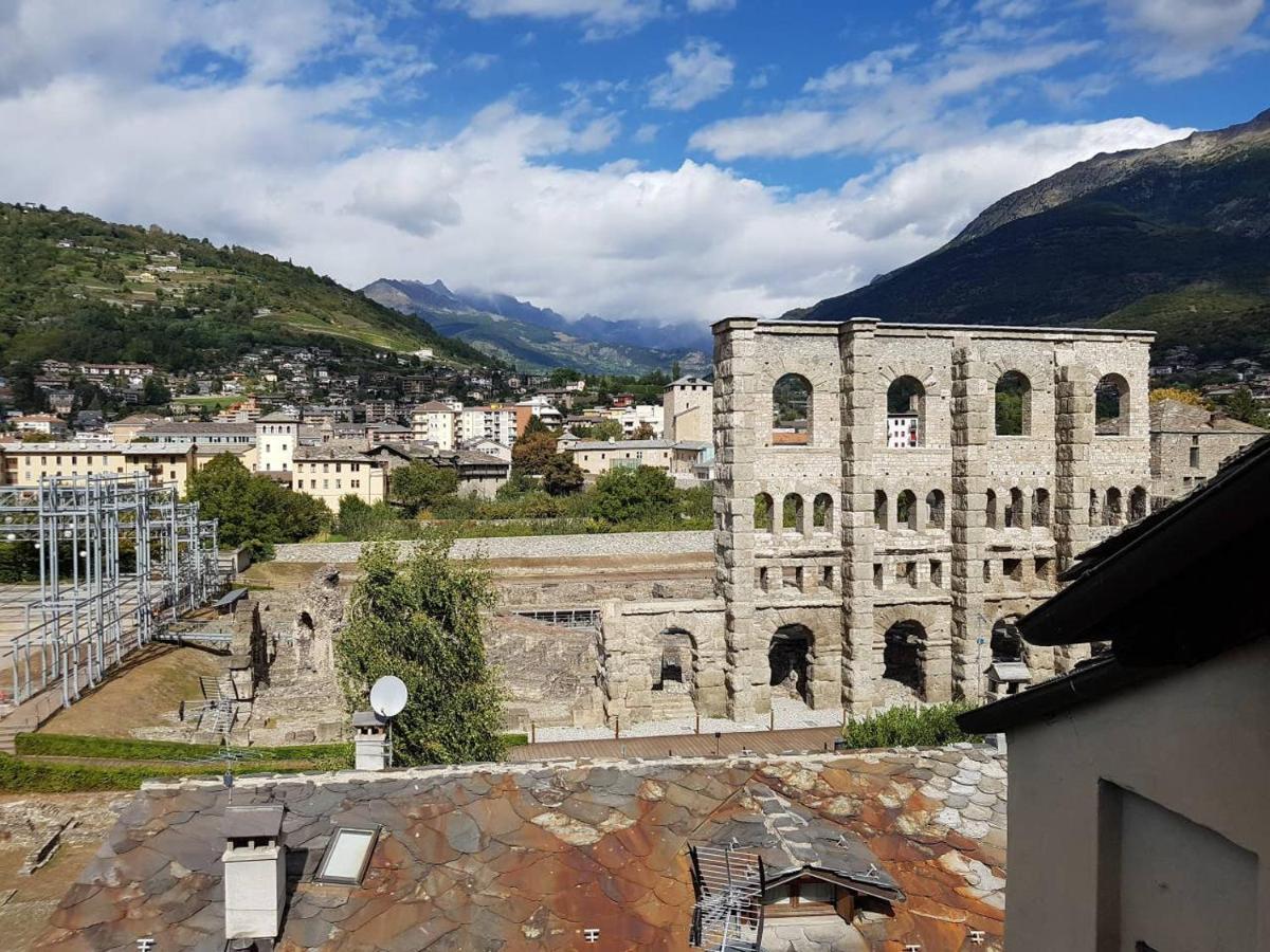 Aosta con Vista - appartamento in centro Esterno foto